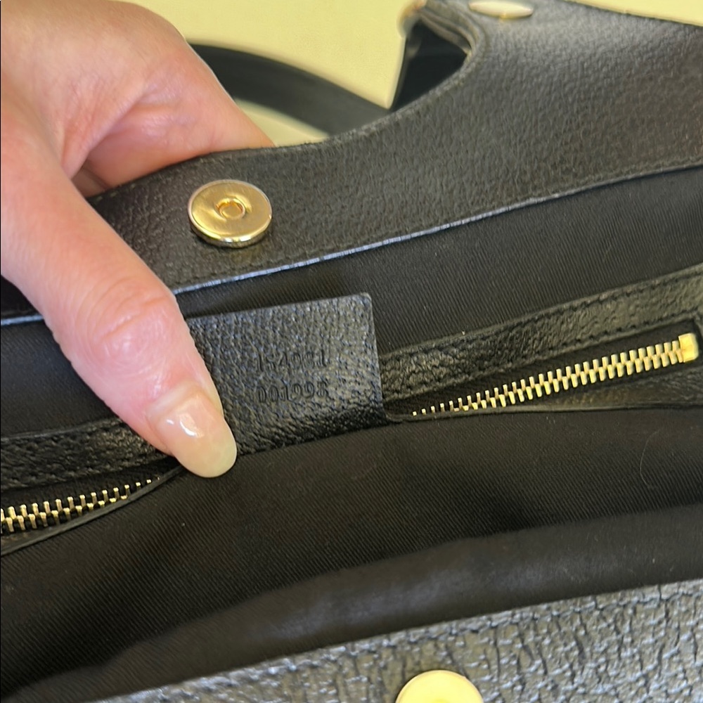 ✨Gucci Authentic Hobo Bag✨ - Picture 15 of 17